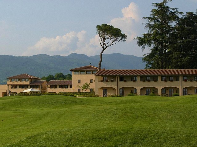 фото отеля UNA Poggio Dei Medici Golf & Resort изображение №1