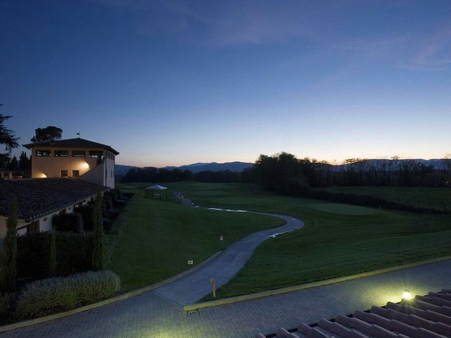 фотографии UNA Poggio Dei Medici Golf & Resort изображение №32