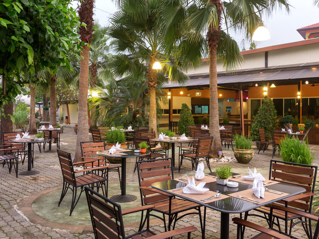 фото отеля Naina Resort & Spa (ех. Dolphin Hotel Phuket) изображение №9
