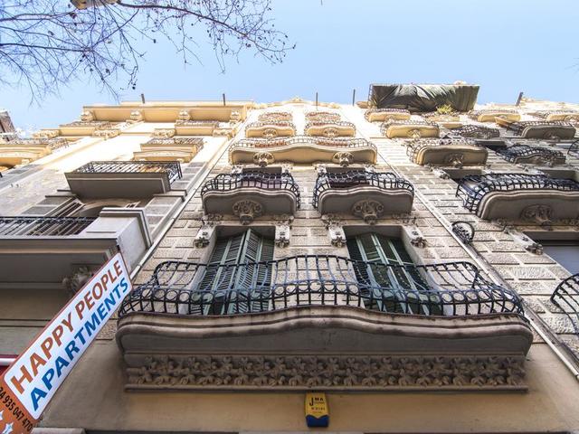 фото отеля Happy People Sagrada Familia Gaudi изображение №1