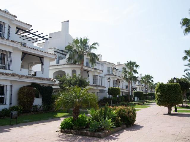 фото отеля Los Naranjos de Marbella Apartamentos Serinamar изображение №13