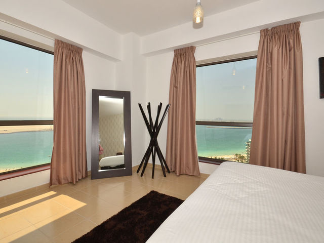 фото отеля Vacation Holiday Homes - Jumeirah Beach Residences изображение №77