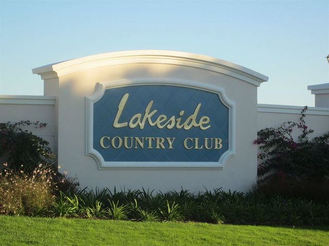 фото отеля Lakeside Country Club изображение №49