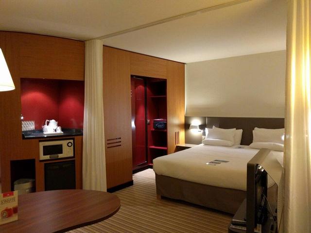 фото Novotel Cannes Suites Center Hotel (ex. Suitehotel) изображение №2