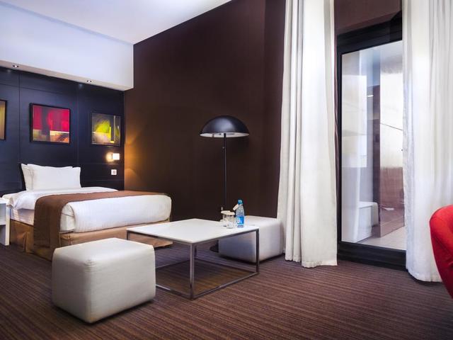 фото отеля Ramada Hotel & Suites изображение №37