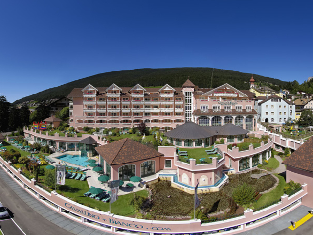 фото Cavallino Bianco family spa Grand Hotel изображение №2