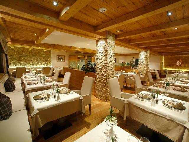 фотографии отеля Small Luxury & Spa Hotel Dolomites Savoy изображение №15