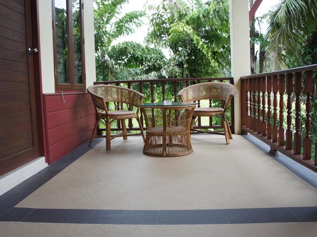 фото отеля Palm Village изображение №25