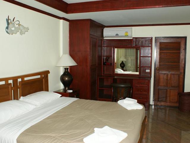 фото отеля Prince Edouard Apartment & Resort изображение №17