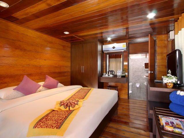 фото отеля The Icon Siray Resort & Spa (ех. Phuket Siray Hut) изображение №17