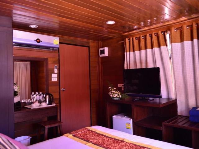фото The Icon Siray Resort & Spa (ех. Phuket Siray Hut) изображение №10