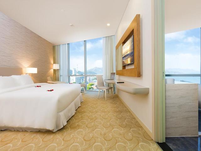 фото Diamond Bay Hotel (ex. Hoan Cau Luxury Residence) изображение №34