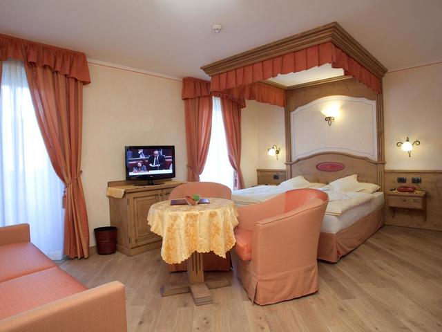 фотографии отеля Cassana hotel Livigno изображение №19