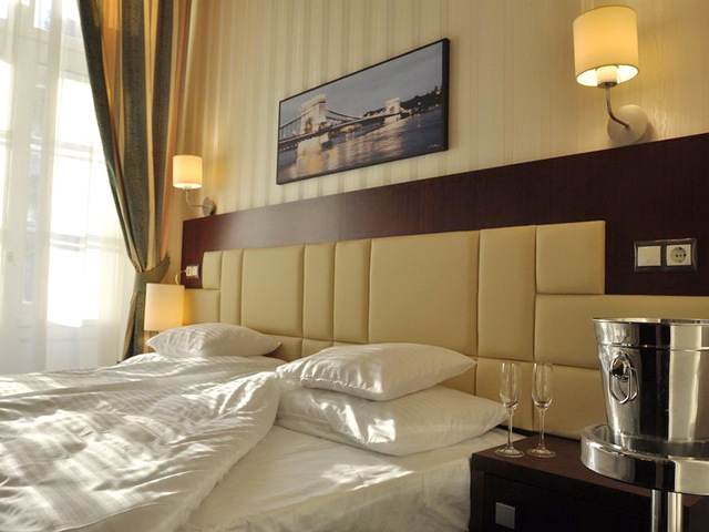 фото отеля President Hotel Budapest (ex. Hold) изображение №53