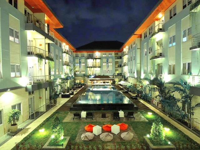 фото отеля Harris Hotel & Residences Riverview Kuta изображение №13