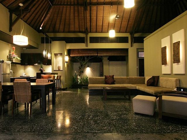 фото Pradha Villas Seminyak (ex. Aston Pradha) изображение №42