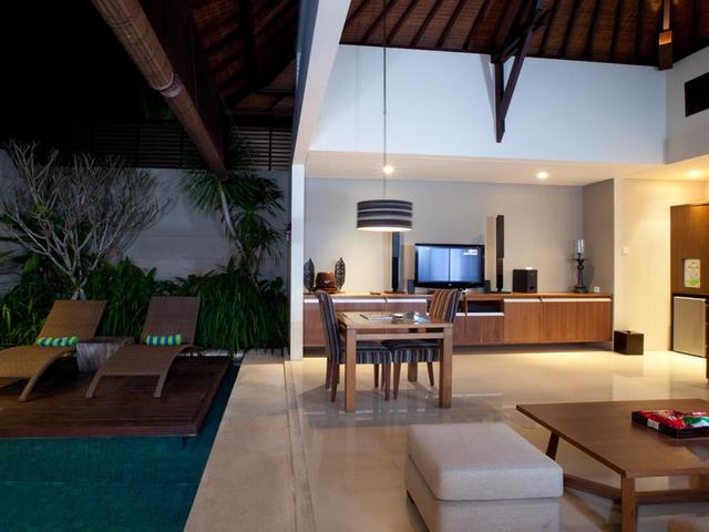 фото Pradha Villas Seminyak (ex. Aston Pradha) изображение №30