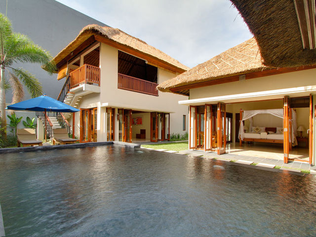 фото отеля Bali Baliku Beach Front Luxury Private Pool изображение №37