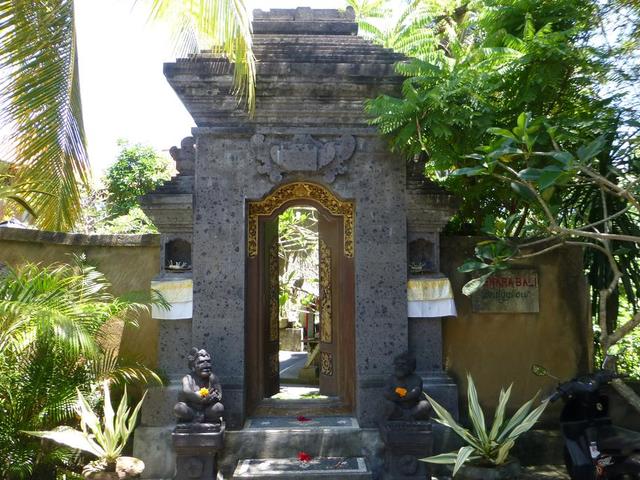 фотографии отеля Wenara Bali Bungalow изображение №3