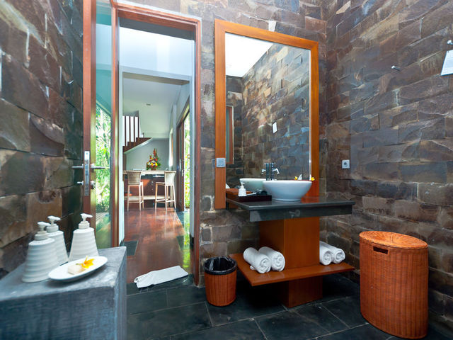 фото отеля The Dipan Resort Petitenget изображение №49