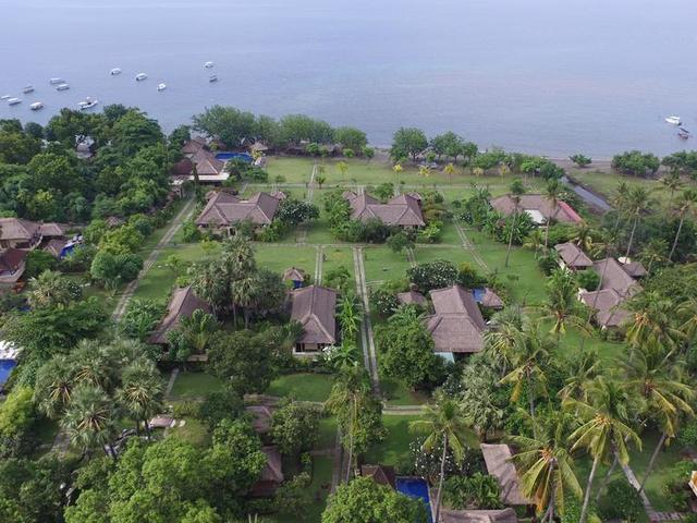 фото отеля Amertha Bali Villas Beachfront Resort & Spa изображение №1