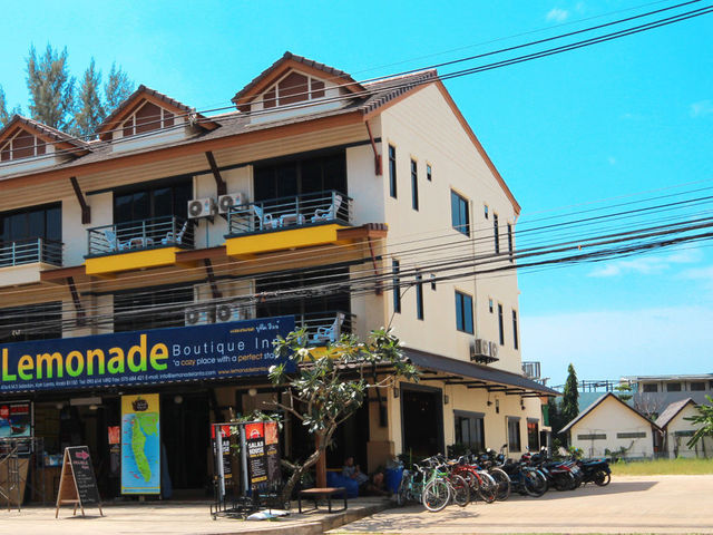 фото отеля Lemonade Boutique Inn (ех. Salad House at Lanta) изображение №1