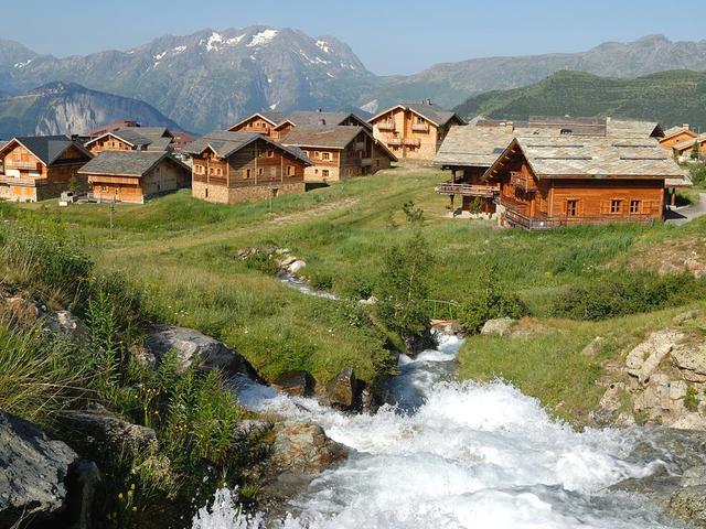 фотографии отеля Madame Vacances Les Chalets de l'Altiport изображение №11