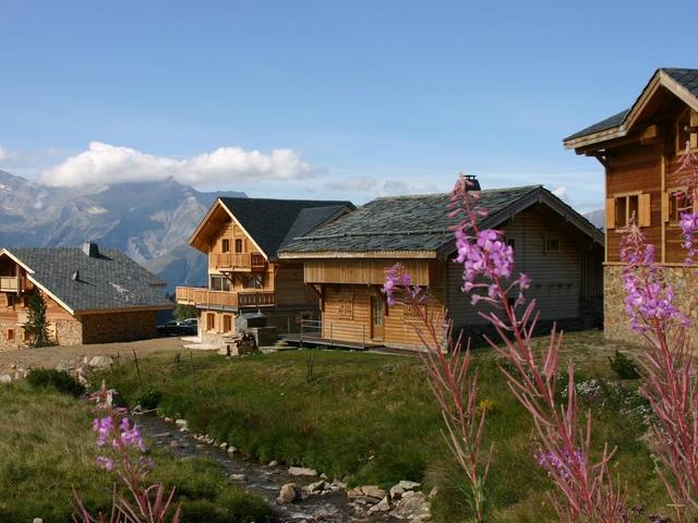 фото отеля Madame Vacances Les Chalets de l'Altiport изображение №9