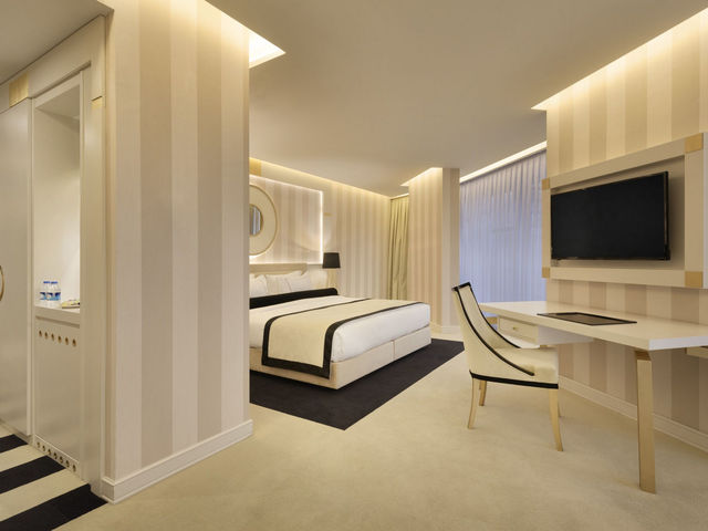 фото Ramada Hotel & Suites Istanbul Sisli изображение №30