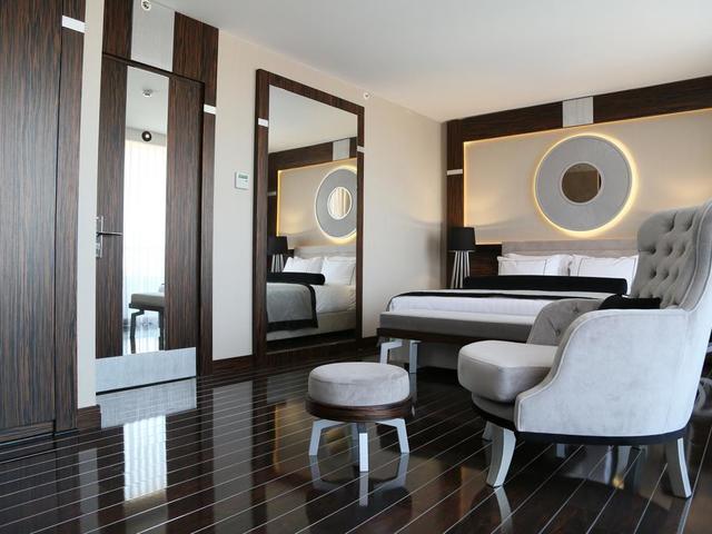 фото Ramada Hotel & Suites Istanbul Sisli изображение №22