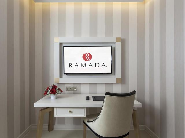 фотографии Ramada Hotel & Suites Istanbul Sisli изображение №16