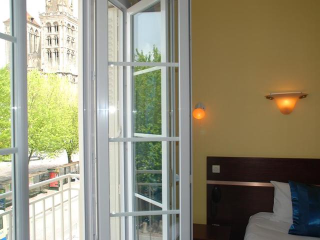 фото отеля Comfort Hotel Cathedrale Lisieux (ех. Best Western Hotel de La Place) изображение №9