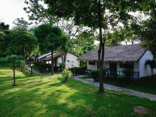 фото Lanta Phu Hill Resort (ex. The Tropic Circle; Lanta Palace Hill Resort) изображение №22