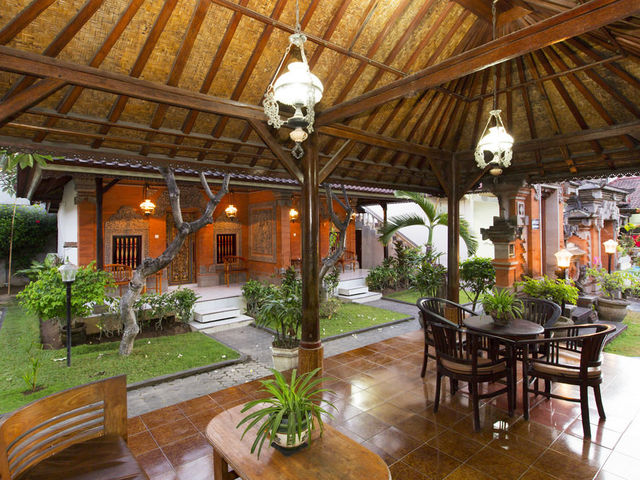 фото отеля Surya Tropical Kuta изображение №9