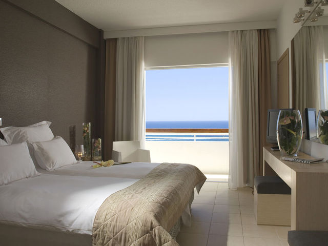 фото Napa Mermaid Hotel & Suites изображение №58