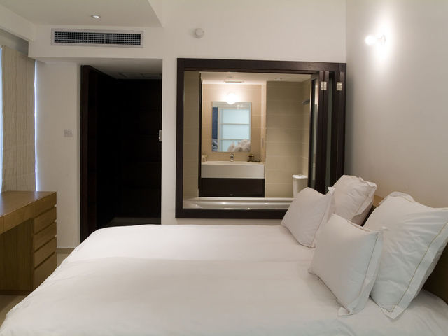 фото Napa Mermaid Hotel & Suites изображение №42