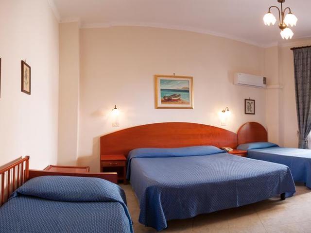 фотографии отеля Hotel Mediterraneo изображение №27