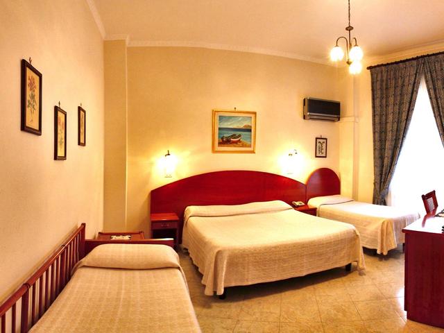 фотографии Hotel Mediterraneo изображение №8