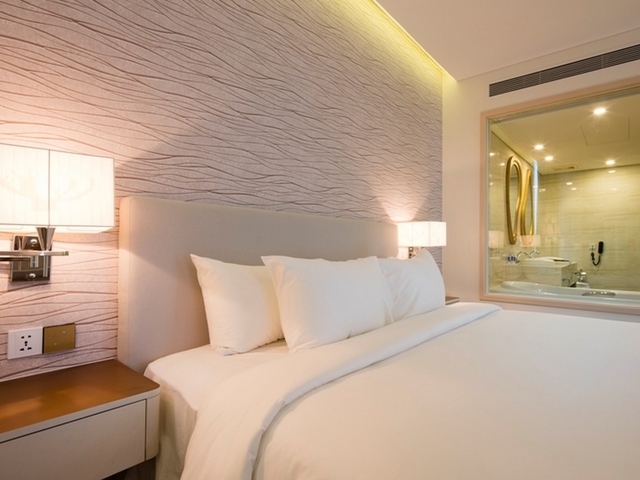 фото Diamond Bay Hotel (ex. Hoan Cau Luxury Residence) изображение №10