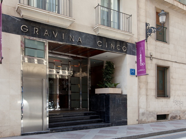 фото отеля Gravina Cinco изображение №1