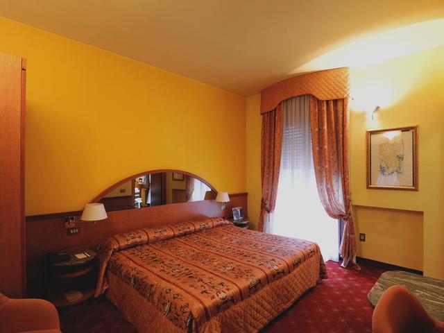 фото Hotel Carrobbio изображение №22