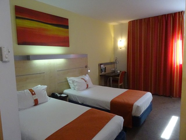 фото отеля Holiday Inn Express Barcelona - Sant Cugat изображение №17