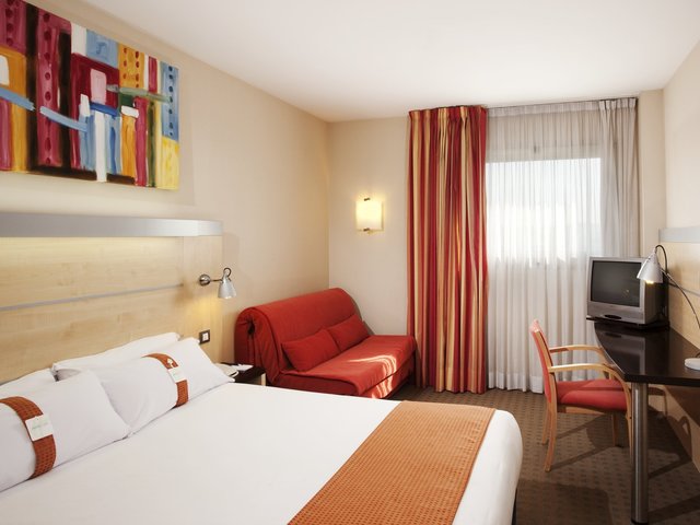 фотографии отеля Holiday Inn Express Barcelona - Montmelo изображение №3