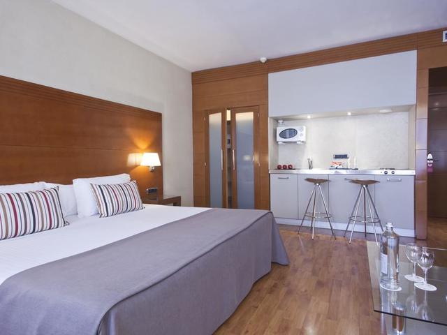 фото Aparthotel Mariano Cubi Barcelona изображение №14