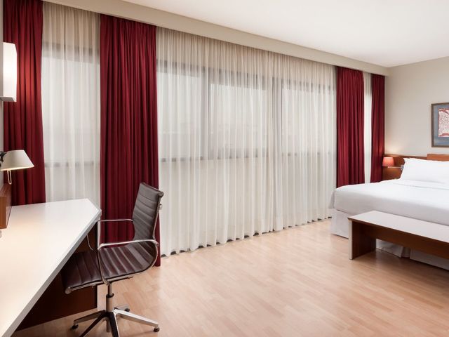 фотографии отеля Four Points by Sheraton Barcelona Diagonal изображение №27