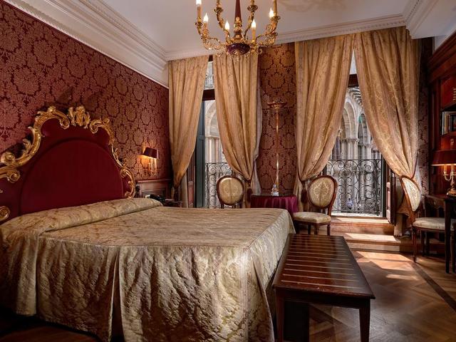 фото отеля Bellevue & Canaletto Suites (ex. San Marco Luxury Bellevue Luxury Rooms) изображение №13