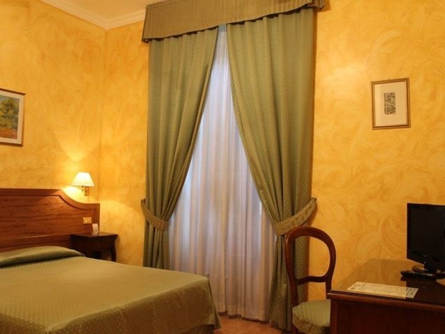 фото Fiori Hotel Rome изображение №10