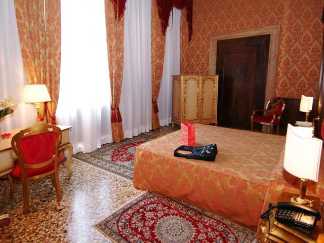 фото отеля Hotel Ca' Vendramin di Santa Fosca изображение №21