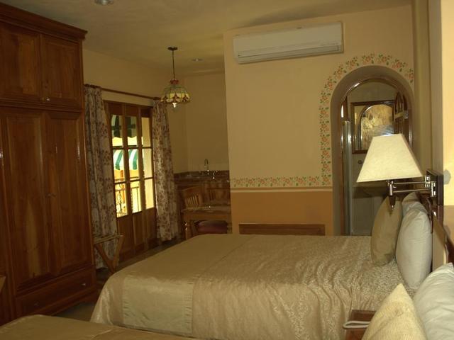 фотографии Cancun International Suites (ex. Mallorca Hotel & Suites) изображение №12