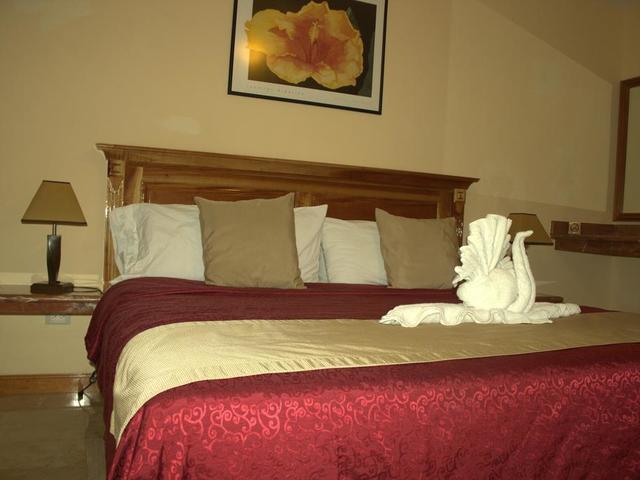 фото отеля Cancun International Suites (ex. Mallorca Hotel & Suites) изображение №9